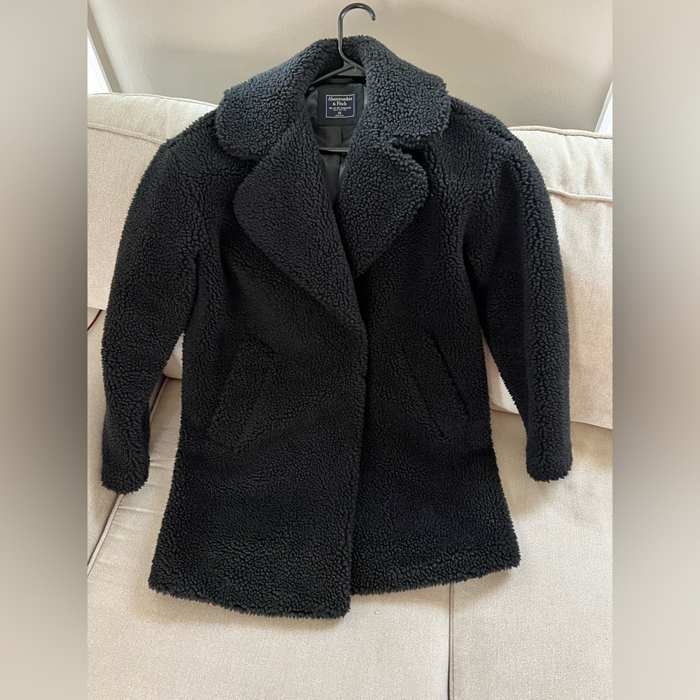 Knee length Abercrombie teddy coat XS (runs large!!)